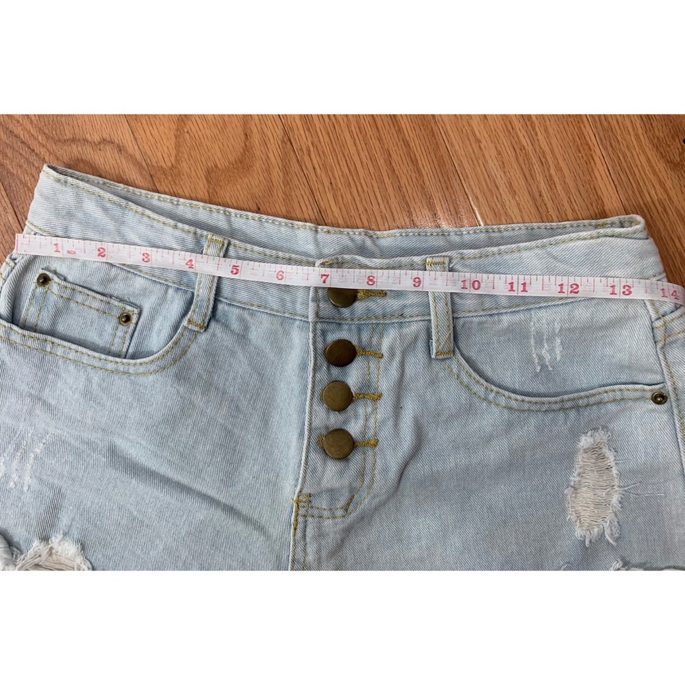 Distressed shorts - Picture 4 of 5